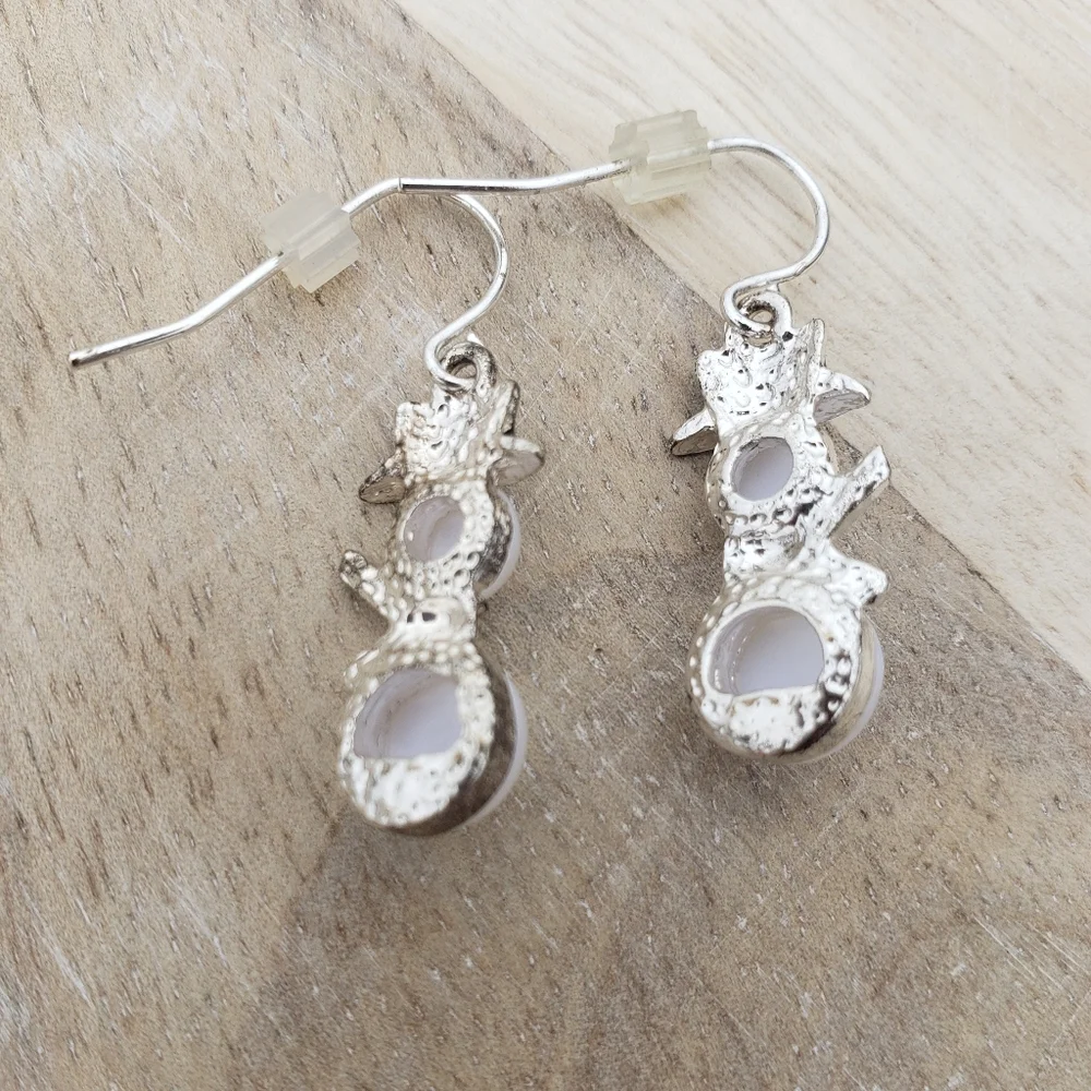 48. Elegant Snowman Pearl Earrings - Picture 6 of 7